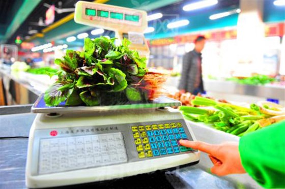 被質(zhì)疑的市場公平秤，買菜稱重誰把關(guān)